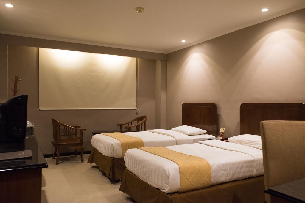Hotel Gajahmada Понтіанак Номер фото