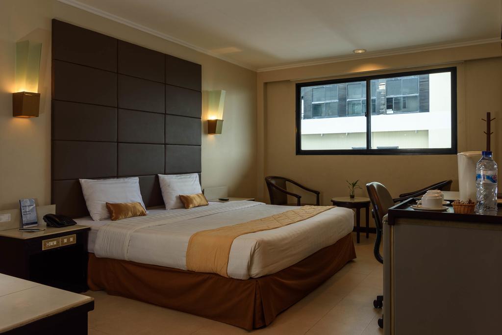 Hotel Gajahmada Понтіанак Номер фото